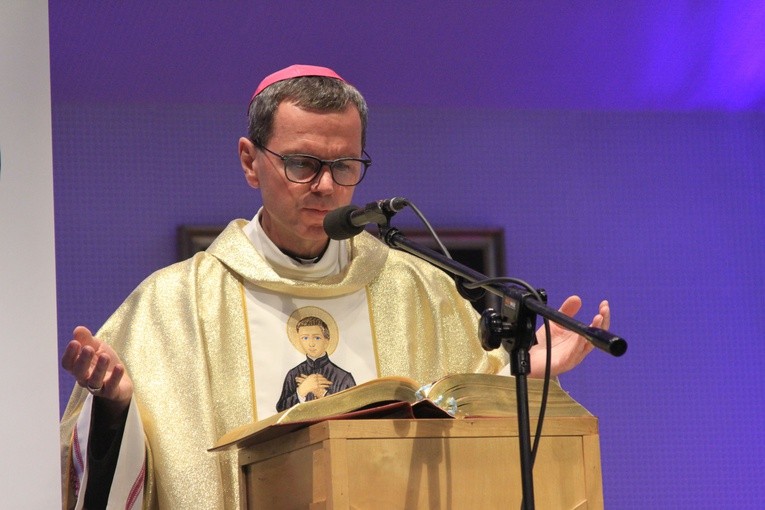 Pielgrzymka młodzieży z Rostkowa do Przasnysza - cz. 2