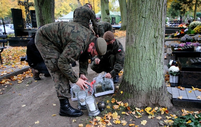 WOT przed uroczystością Wszystkich Świętych 