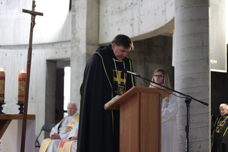 Płock. Pierwsza Msza św. w budowanym sanktuarium Bożego Miłosierdzia