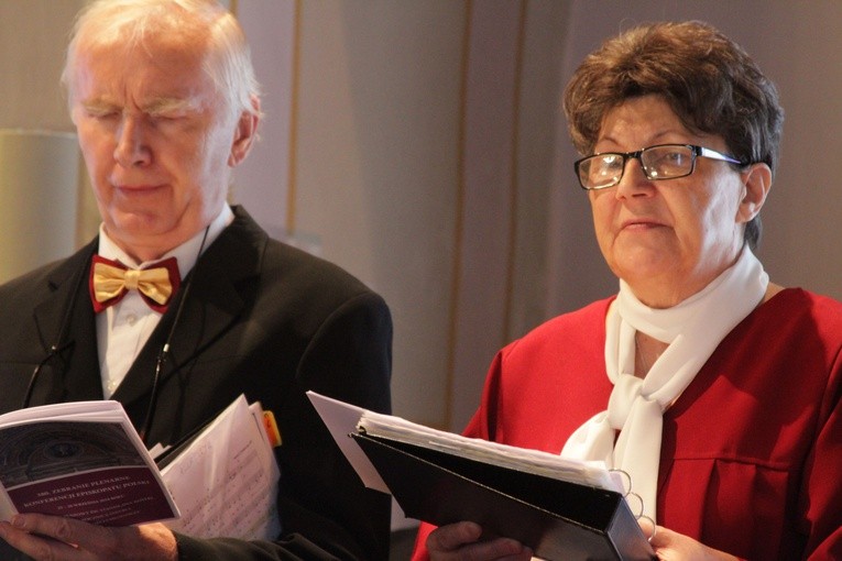 Episkopat w Płocku. Msza w kolegiacie