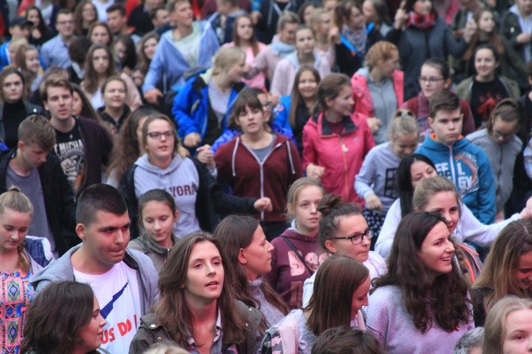 Pielgrzymka młodzieży. Część 1
