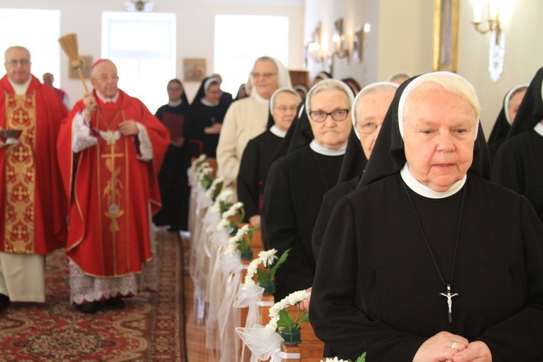 Płock. Jubileusze zakonne u sióstr pasjonistek