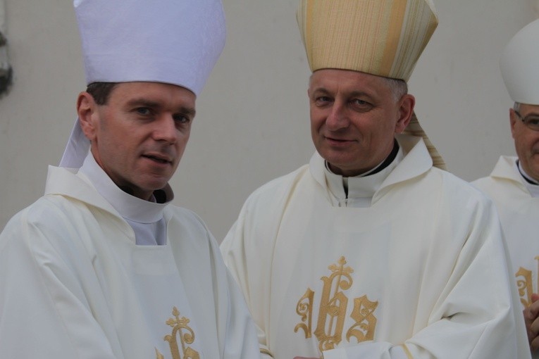 Episkopat w Płocku. Msza w kolegiacie