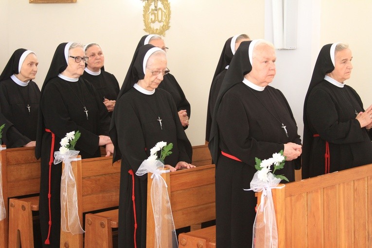 Płock. Jubileusze zakonne u sióstr pasjonistek