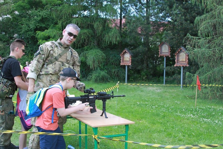 Ministranci i dzieci komunijne w Czerwińsku