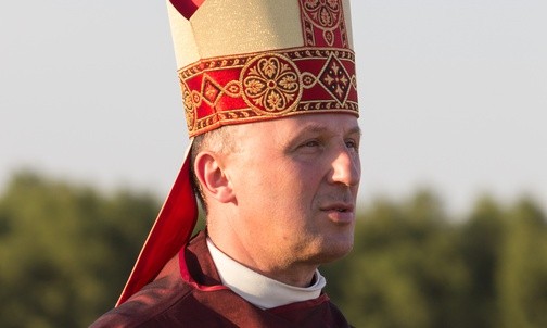 Bp Solarczyk: Młodzi potrafią zmienić świat